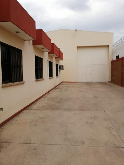 12_1212 | BODEGA CON OFICINA, UBICACIÓN CÉNTRICA. | Camello Inmobiliaria