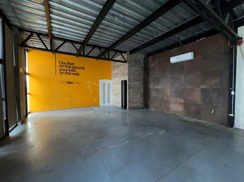 12_2987 | LOCAL COMERCIAL FRENTE AL COUNTRY CLUB | Camello Inmobiliaria